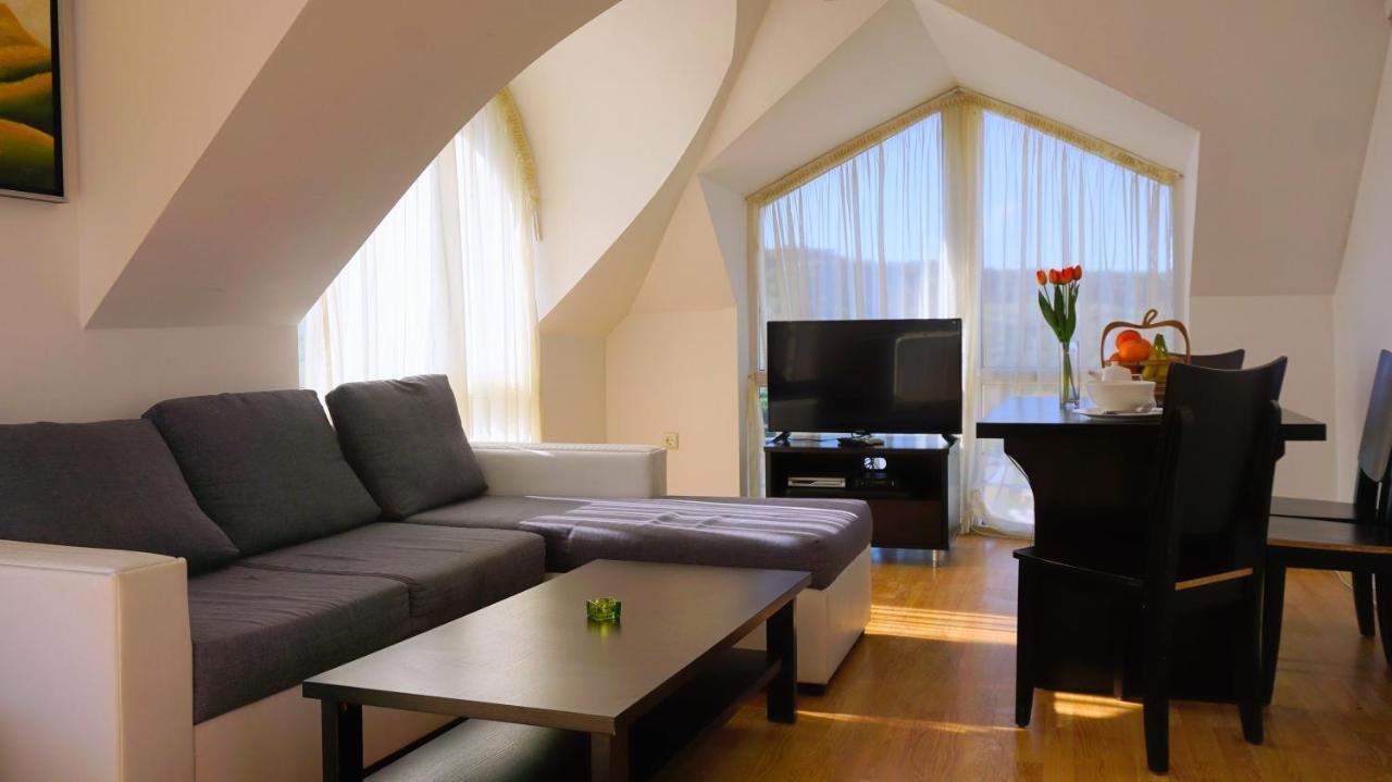 Каварна Хилс Апартаменти - Kavarna Hills Apartments Ngoại thất bức ảnh